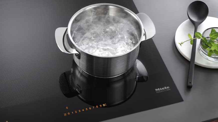 Indukční varná deska Miele KM 7564 FR černá Indukční varná deska Miele KM 7564 FR černá