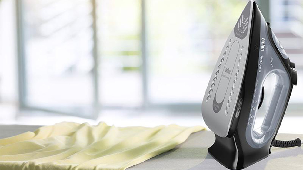 Žehlička Braun TexStyle 3 SI3055BK černá Žehlička Braun TexStyle 3 SI3055BK černá