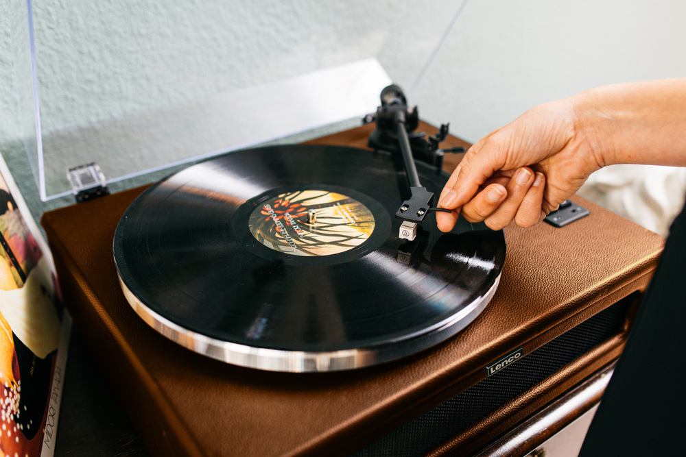 Gramofon Lenco LS-430BN se snadno používá