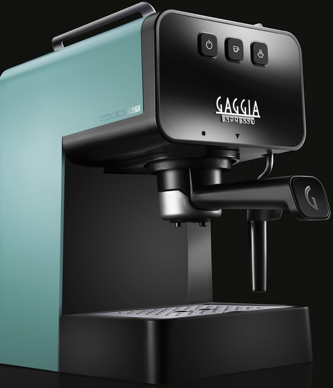 Detail pákového kávovaru Gaggia Espresso De Luxe zelená s parní tryskou a ovládacími tlačítky