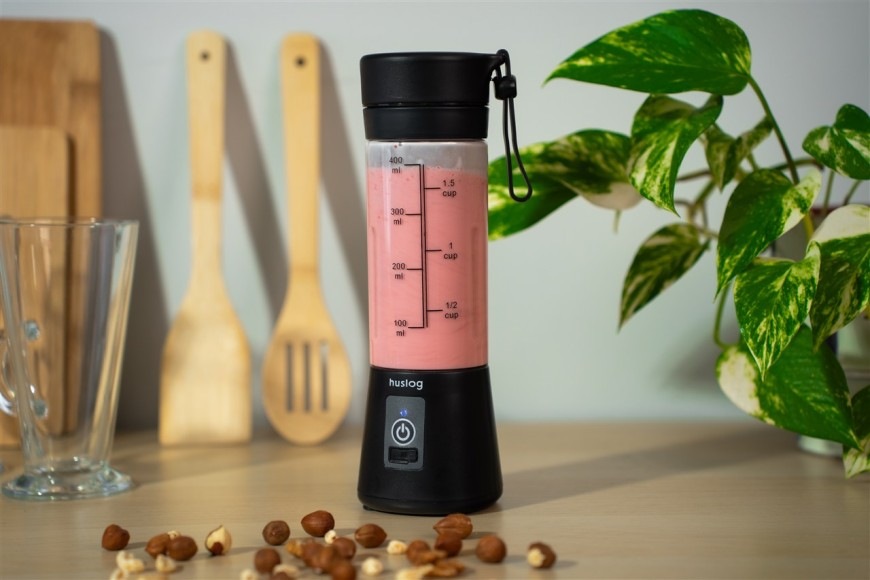 Stolní mixér Huslog HUS1025 jahodovým smoothie
