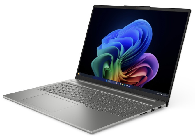 Notebook Lenovo IdeaPad Pro 5 16AKP10 z pravého úhlu s viditelnými bočními konektory