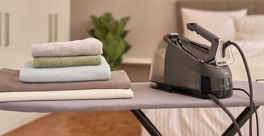 Žehlicí systém Braun CareStyle 5 IS5249.BK černý