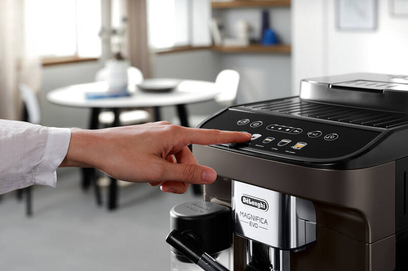 Automatický kávovar De'Longhi Magnifica Evo ECAM 293.61BW hnědý