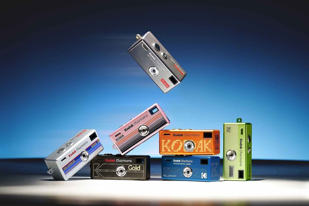 Digitální fotoaparát Kodak Charmera Millenium Edition Blind Box vícebarevný Digitální fotoaparáty Kodak Charmera v šesti barevných variantách na produktové fotografii