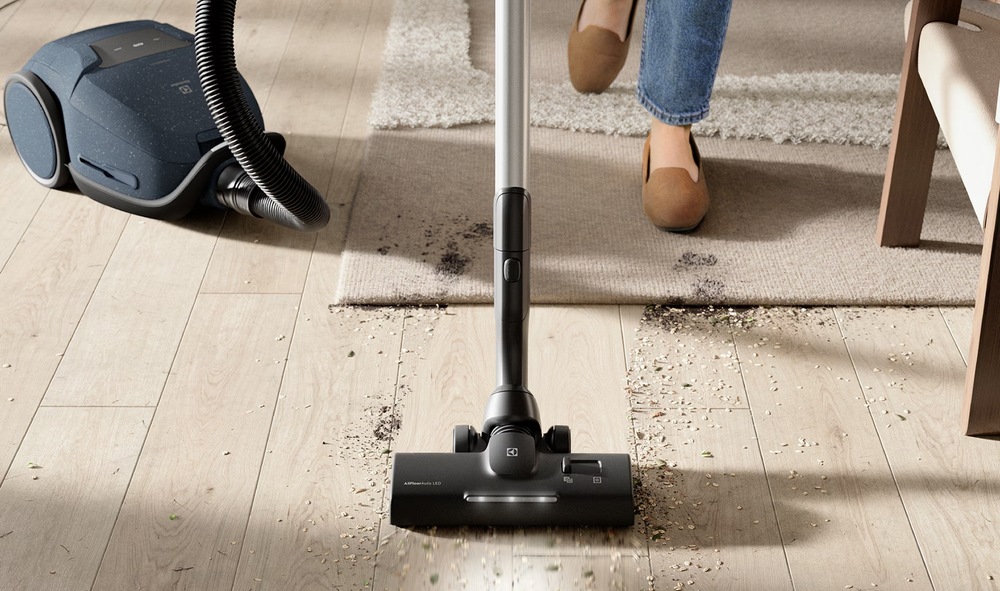 Podlahový vysavač Electrolux 800 Ultimate EB81U1DB