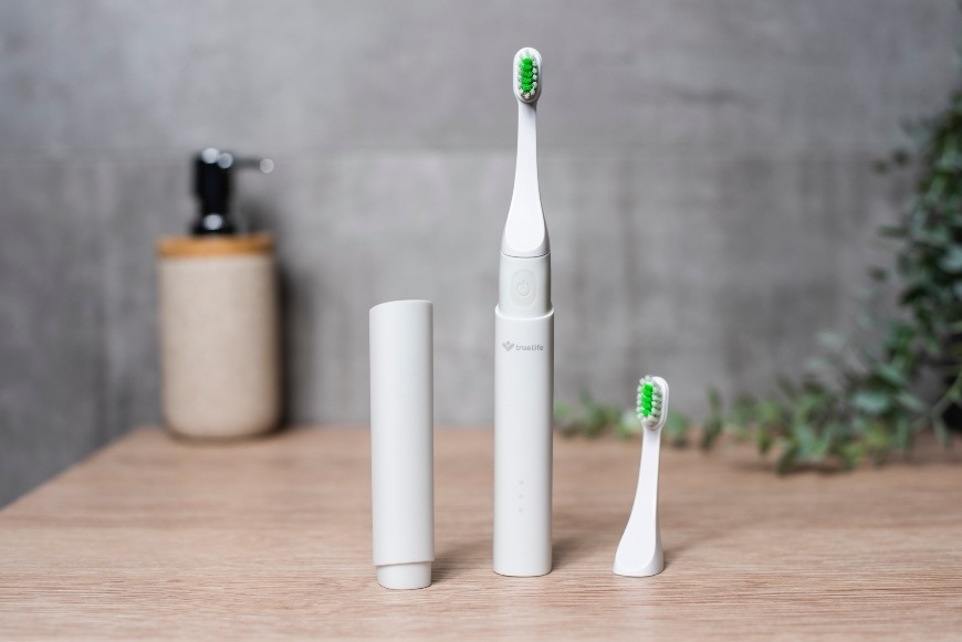 Zubní kartáček TrueLife SonicBrush T100 bílý TrueLife SonicBrush T100, bílá