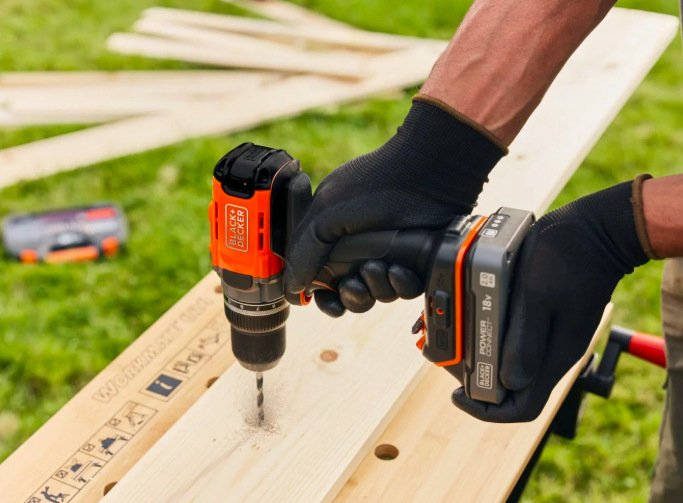 Aku vrtačka Black-Decker BCD382XN-XJ (bez baterie) Aku vrtačka Black-Decker BCD382XN-XJ (bez baterie)