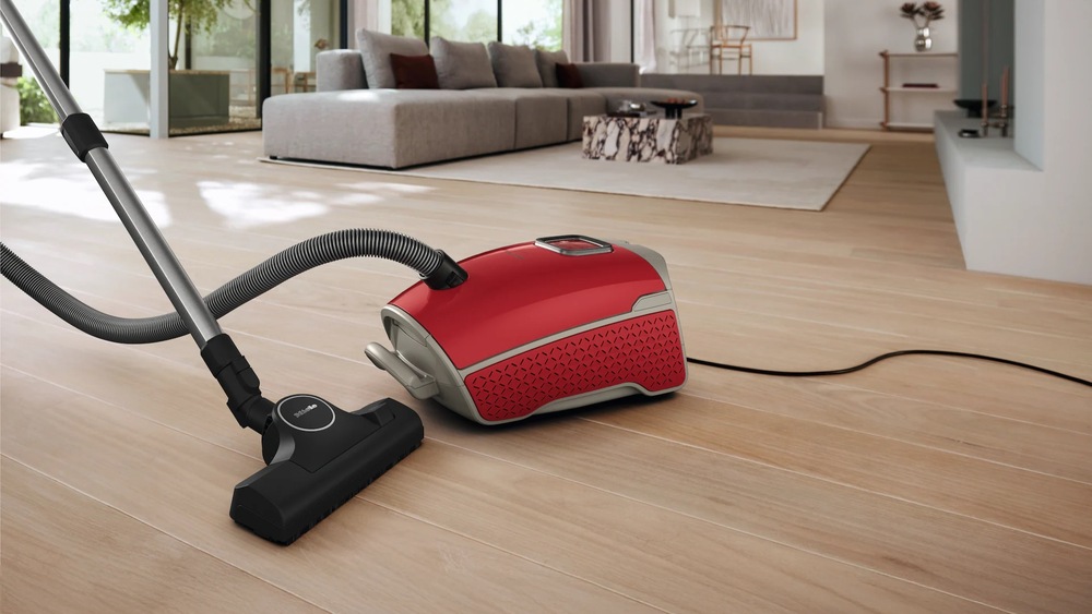Podlahový vysavač Miele Guard L1 Red Pulse Rubínově červená Velvet