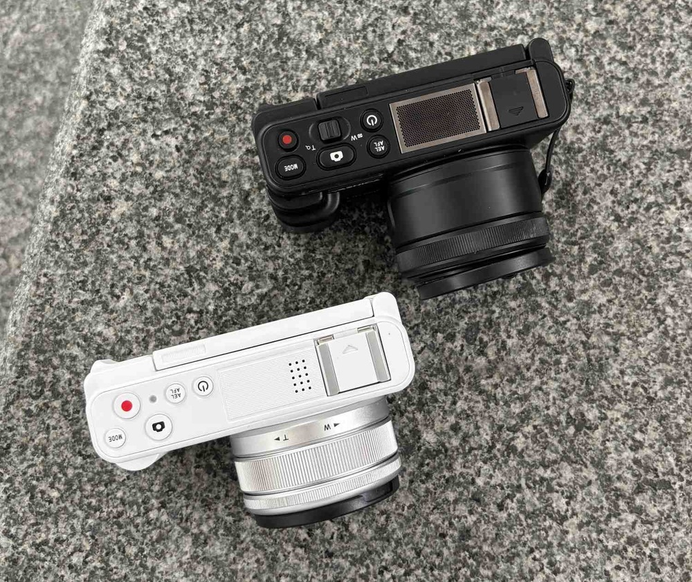 Yashica City 200 váží jen 220 g