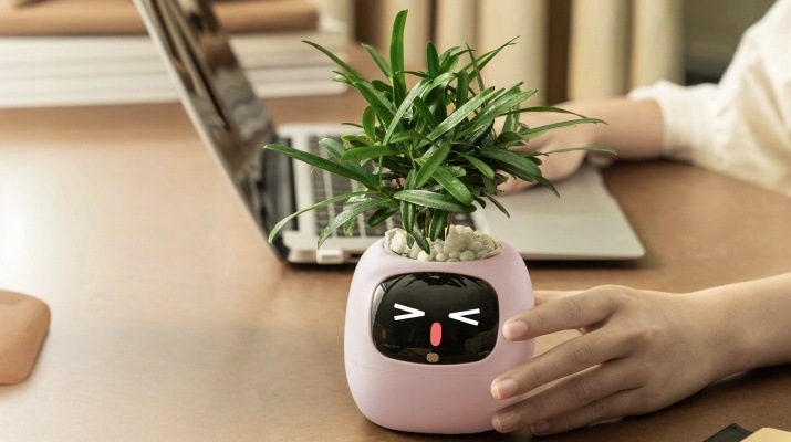 Chytrý květináč Plantsio IVY generace 2 růžový Chytrý květináč Plantsio IVY generace 2 - růžová