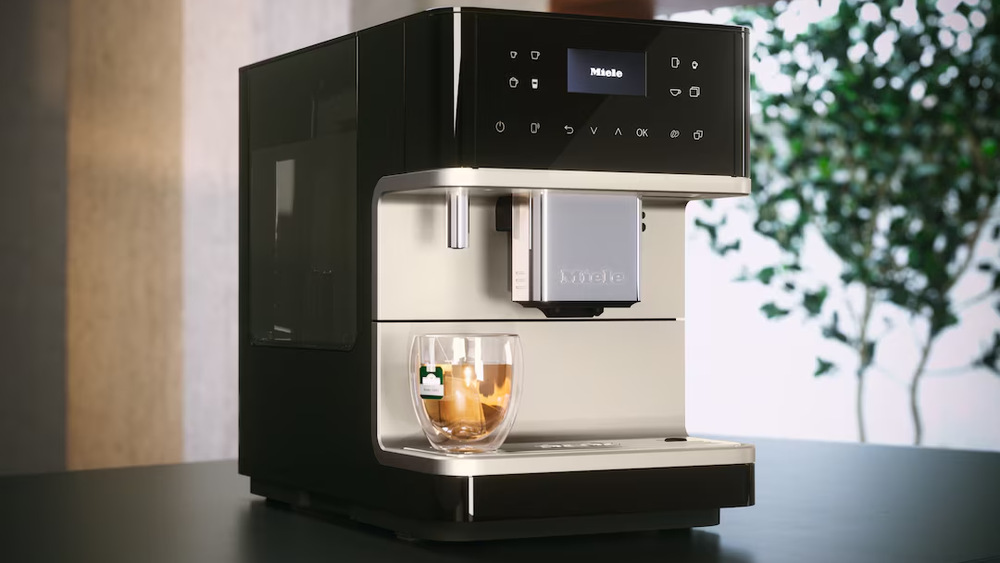 Automatický kávovar Miele CM 6360 černý