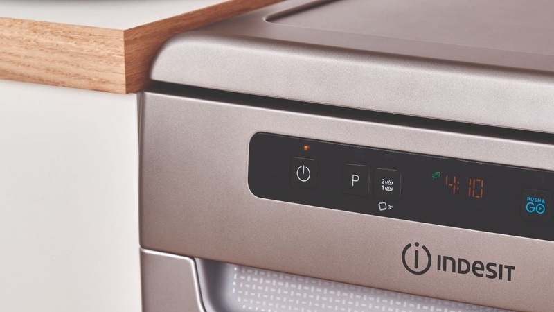 Myčka nádobí Indesit DIFP 28T9A EU