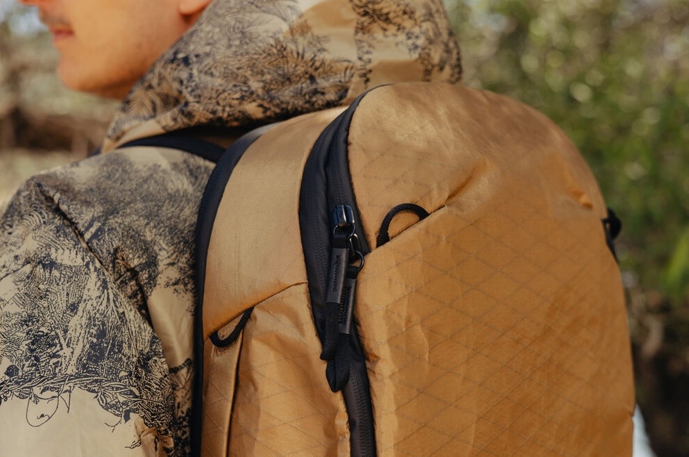 Batoh Peak Design Travel Backpack 30L Coyote žlutý Batoh Peak Design Travel Backpack 30L Coyote žlutý