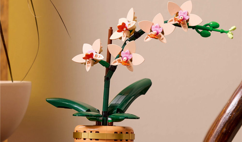 Stavebnice LEGO® Botanicals 10343 Miniaturní orchidej Stavění 274 dílků nabízí dospělým příjemný odpočinek a aplikace LEGO Builder usnadňuje práci ve 3D.