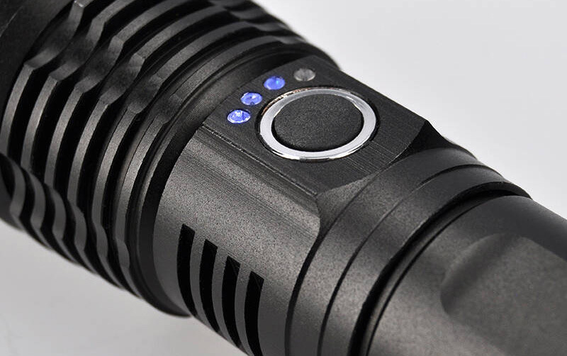 Svítilna Solight 1000 lm, fokus, 2800 mAh Li-Ion, USB černá Svítilna Solight 1000 lm, fokus, 2800 mAh Li-Ion, USB černá