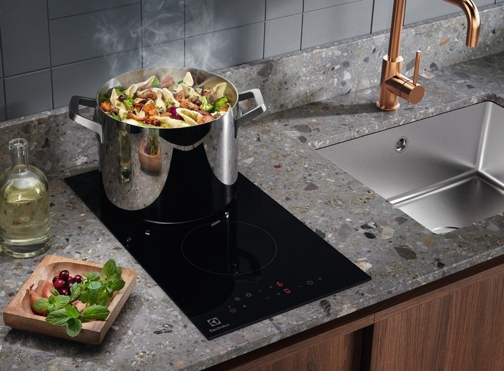 Sklokeramická varná deska Electrolux LHR3233CK černá