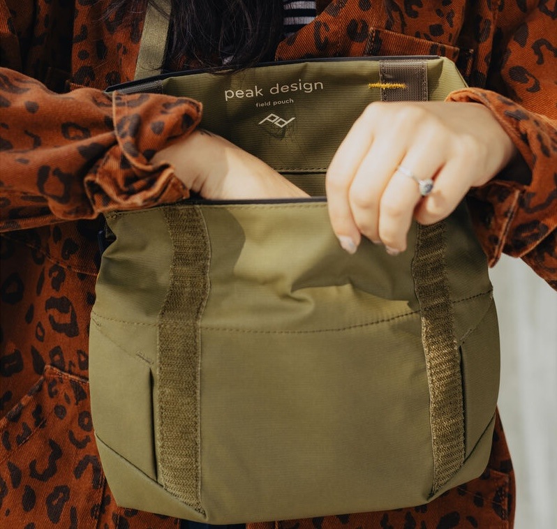 Pouzdro Peak Design Field Pouch (v2) khaki Pouzdro Peak Design Field Pouch (v2) khaki