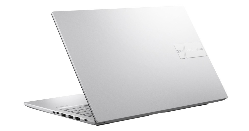 Pootevřený notebook Asus Vivobook 15 zezadu