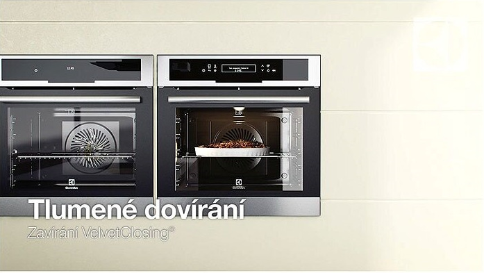 Pyšní se tlumeným dovíráním dvířek