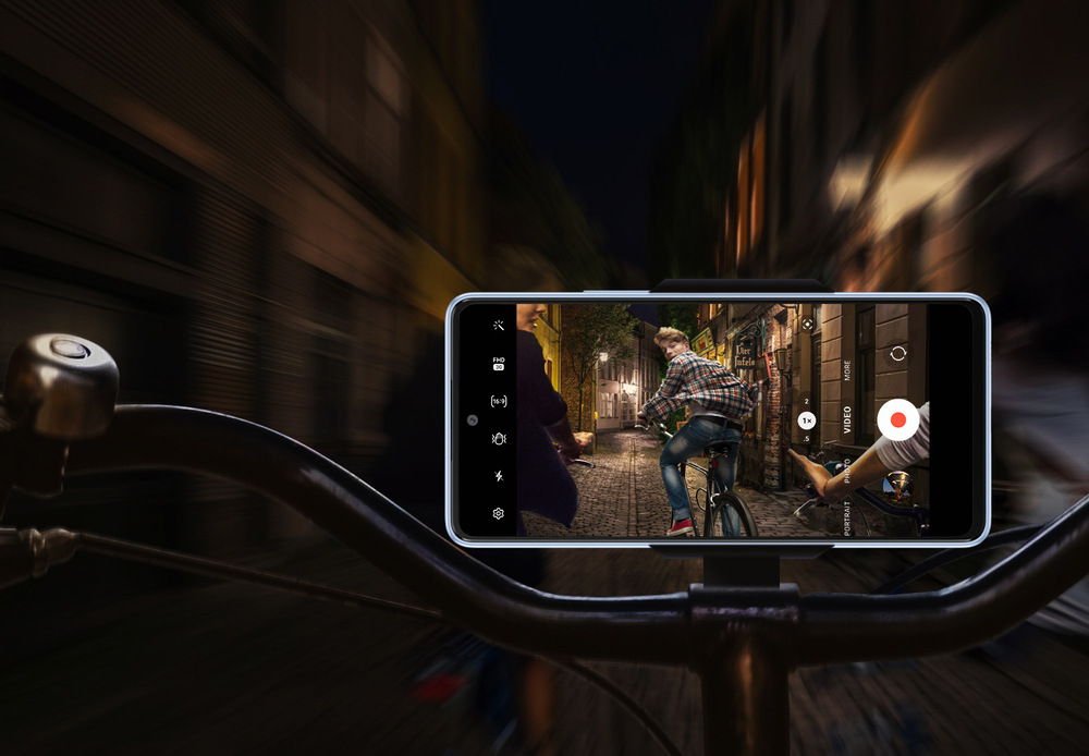 Mobilní telefon Samsung Galaxy A53 5G 8GB/256GB bílý Mobilní telefon Samsung Galaxy A53 5G 8GB/256GB bílý