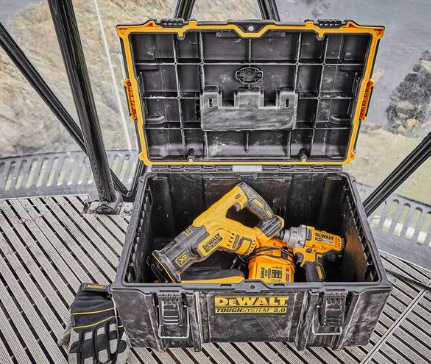 Box na nářadí Dewalt DWST83294-1