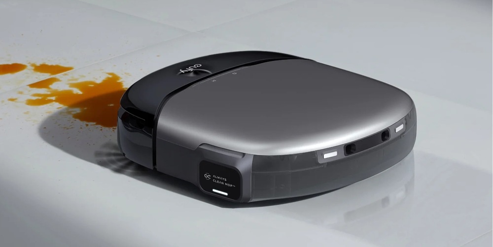 Robotický vysavač Anker Eufy S1 Pro 8000Pa stírá skvrnu z podlahy