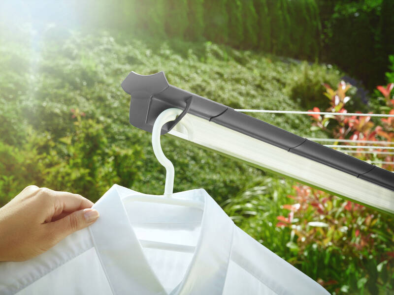 Sušák na prádlo Leifheit 85277 Linomatic 600 Plus černý/stříbrný