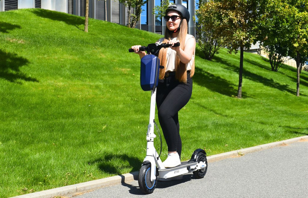 Elektrická koloběžka Bluetouch BT350 COMFY+ černá/červená