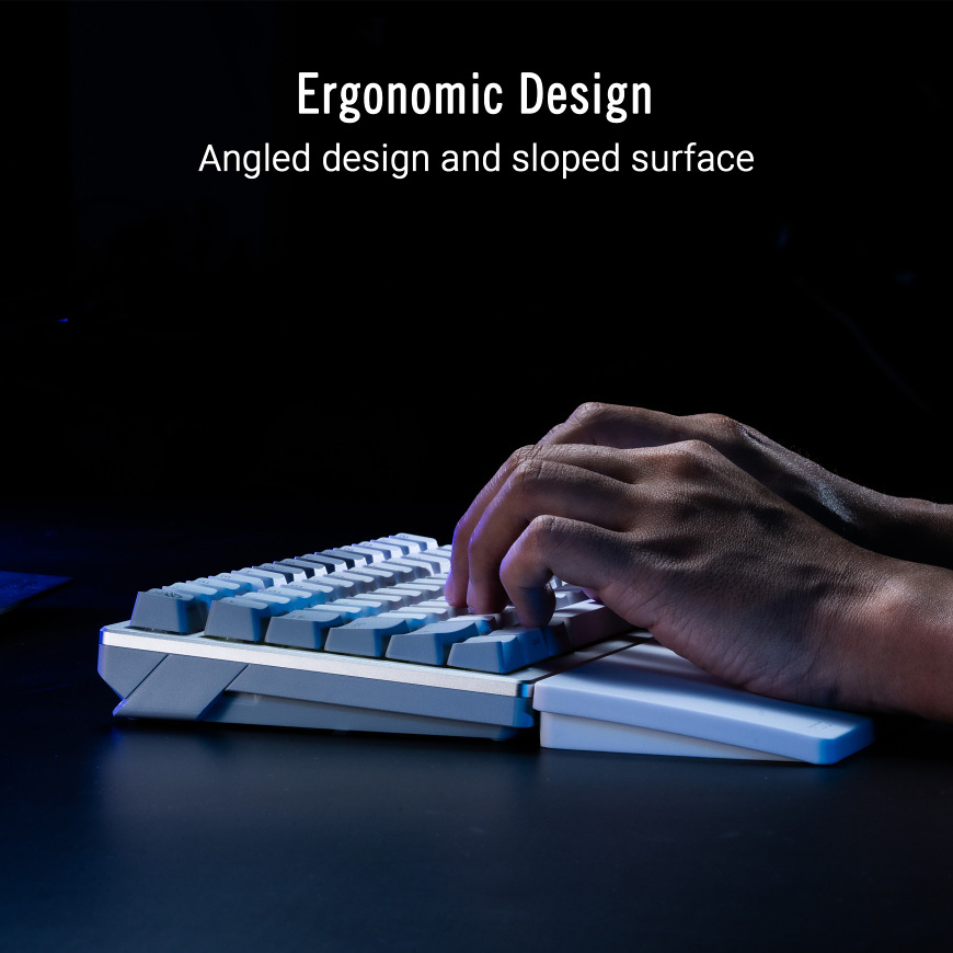 Opěrka zápěstí Asus ROG Keyboard Wrist Rest – ergonomický zkosený profil při psaní na klávesnici