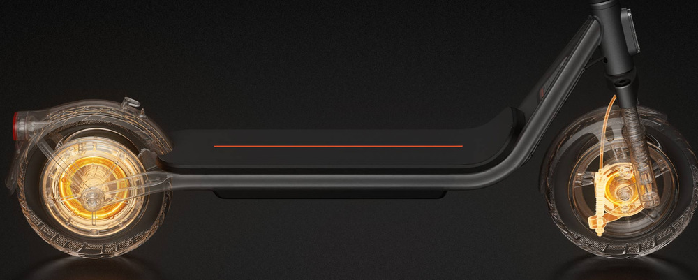 Elektrická koloběžka Xiaomi Scooter 6 Lite černá/šedá Xiaomi Electric Scooter 6 Lite se opírá i o dvojitý brzdný systém