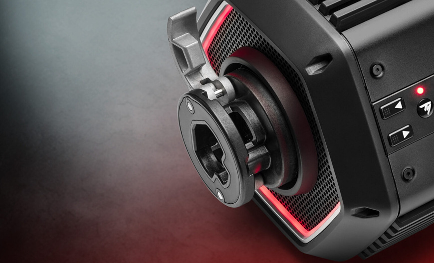 Základna Thrustmaster T818 Black Edition Direct Drive černá Detail rychloupínacího systému pro volant