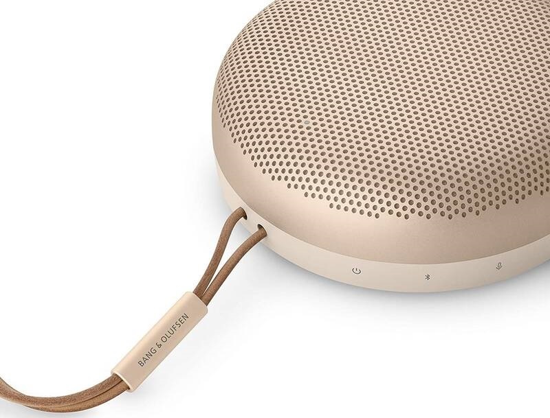 Přenosný reproduktor Bang & Olufsen Beosound A1 (2nd Gen) zlatý Přenosný reproduktor Bang & Olufsen Beosound A1 (2nd Gen) zlatý