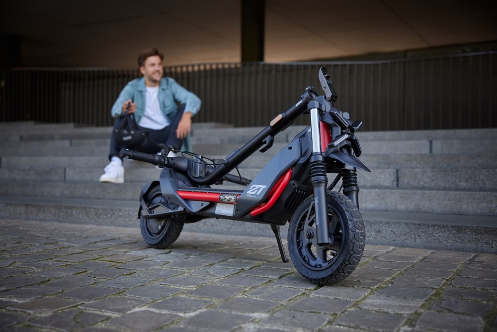 Elektrická koloběžka Segway ZT3 Pro E antracitová
