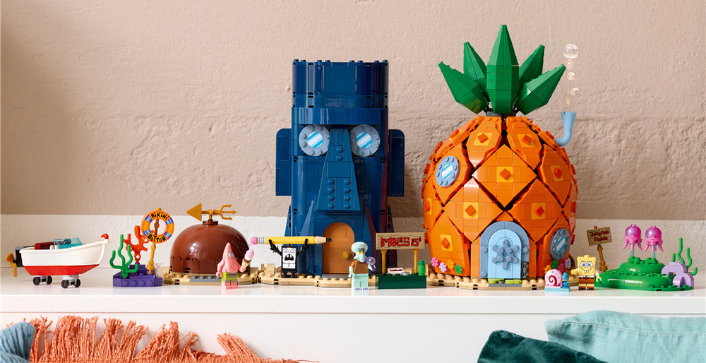 Minifigurky Spongeboba, Patrika, Sépiáka a Garyho umožňují připomenout známé scény i vymýšlet vlastní příběhy.