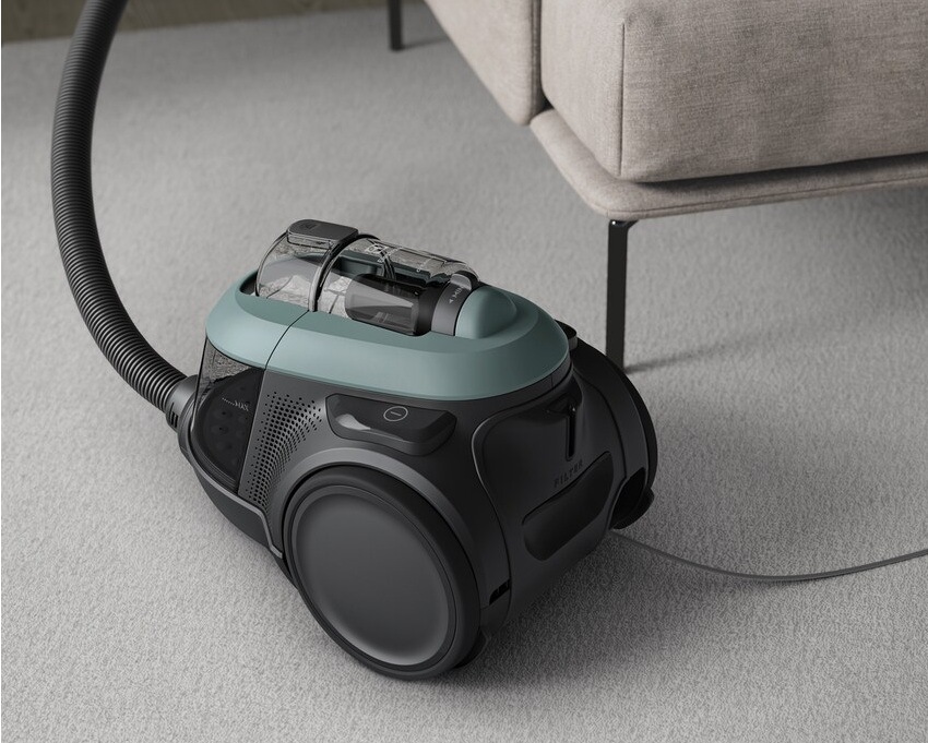 Detail kompaktního provedení vysavače Electrolux EL61C2OG série 600 Clean s bytelnými kolečky.
