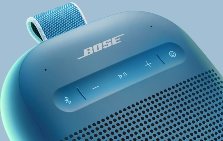 Přenosný reproduktor Bose Soundlink Micro 2nd Gen modrý Detail ovládacího panelu na přenosném reproduktoru Bose SoundLink Micro
