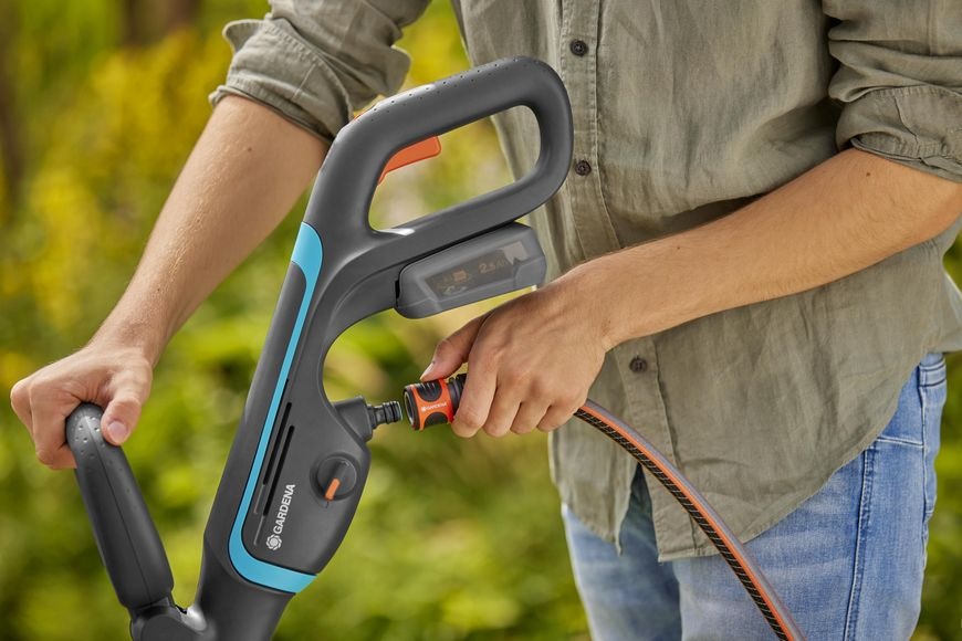 Čistič Gardena AquaBrush Universal 04/18V P4A (s baterií)