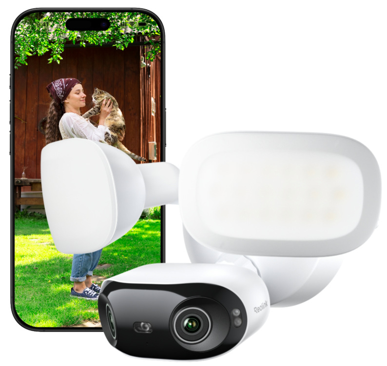 Živý náhled z kamery v mobilu při sledování prostoru kolem domu