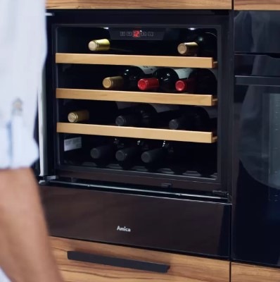 Vinotéka Amica WBA 4060 DB černá
