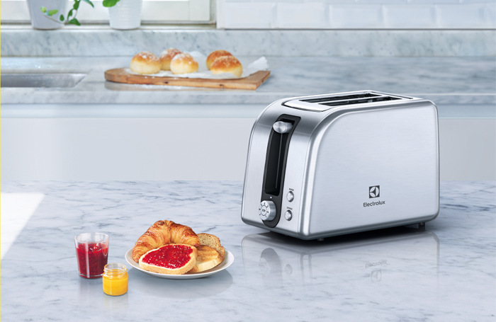 Topinkovač Electrolux EAT7700 stříbrný/nerez Topinkovač Electrolux EAT7700 stříbrný/nerez