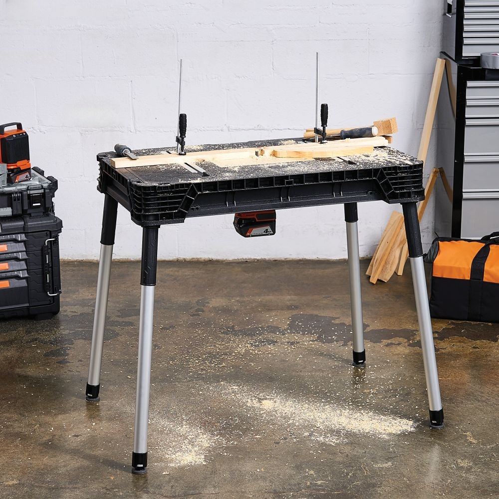 Pracovní stůl Keter ROC Pro Gear 1.0 261951 Pracovní stůl Keter ROC Pro Gear 1.0 261951 vyniká vysokou nosností až 453 kg