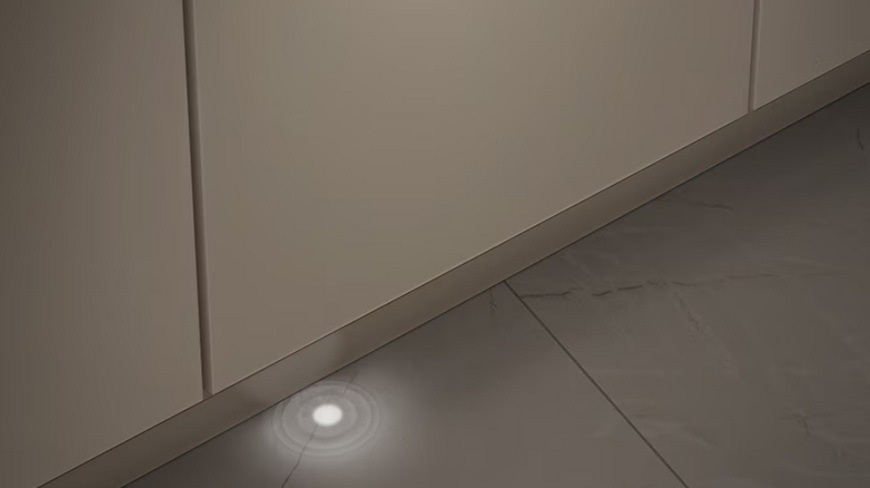 Myčka nádobí Samsung DW80H77WAI0U1 světelný bod na podlaze