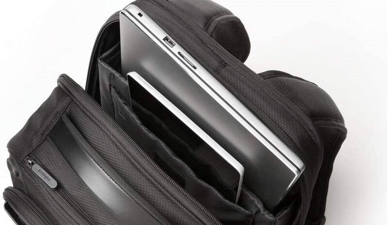 Batoh na notebook KENSINGTON Contour 2.0 na 15,6" černý
