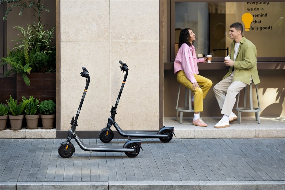 Elektrická koloběžka Segway E2 EII antracitová Elektrická koloběžka Segway E2 EII antracitová