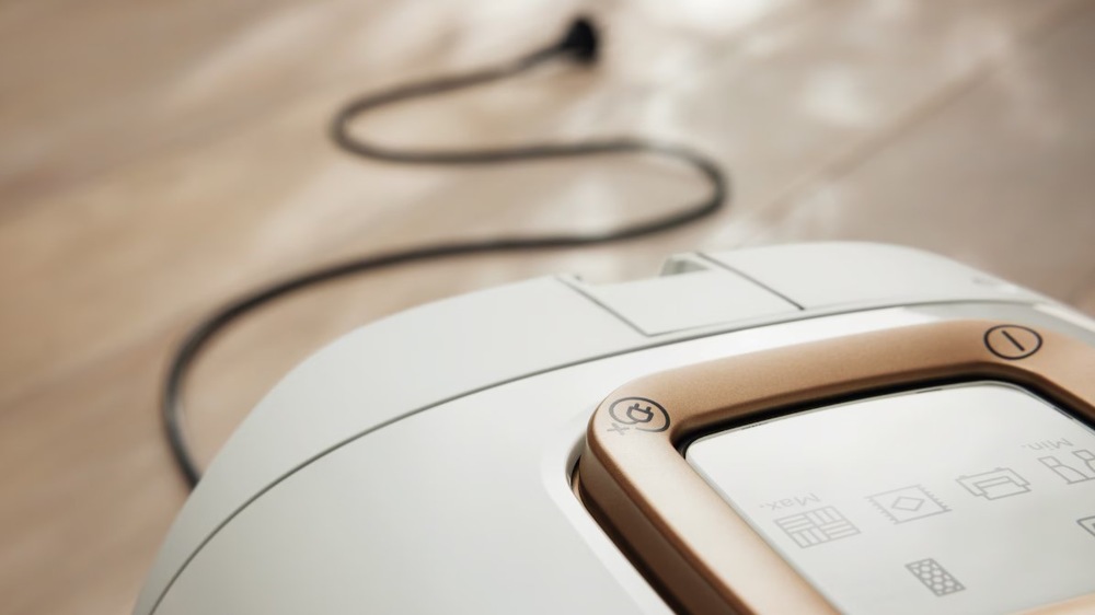 Podlahový vysavač Miele Guard L1 Comfort titanový