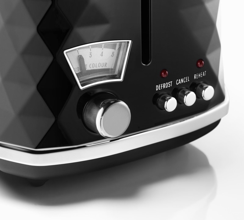 Topinkovač De'Longhi Brillante CTJ2103.BK černý