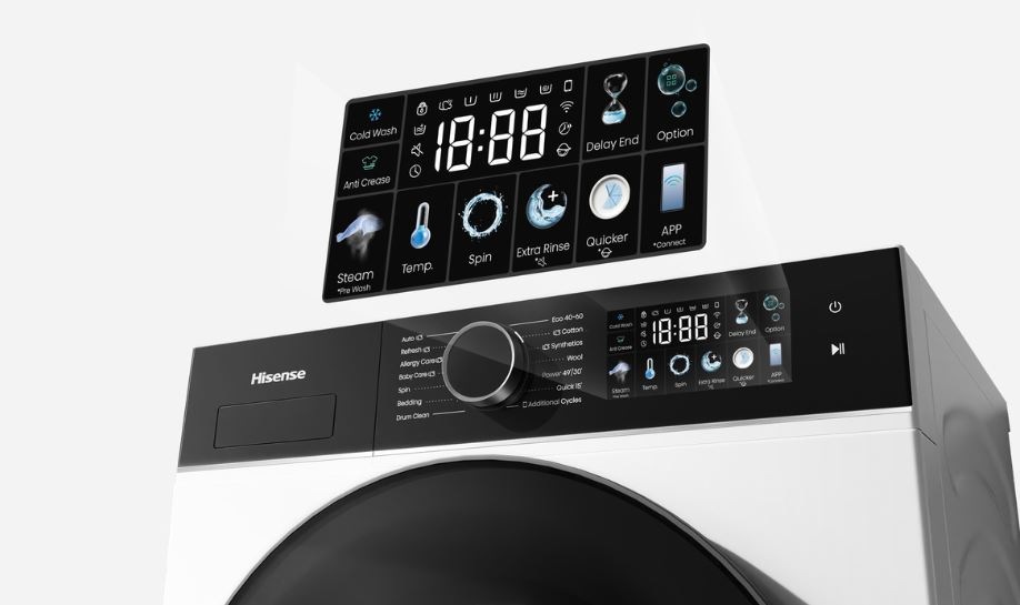 detail na barevný displej pračky Hisense WF3I8043BWF. Panel obsahuje velké přehledné ikony