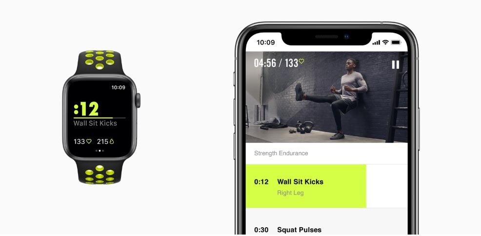 Chytré hodinky Apple Watch Nike+ Series 4 GPS 44mm pouzdro z vesmírně šedého hliníku - černý provlékací sportovní řemínek Nike