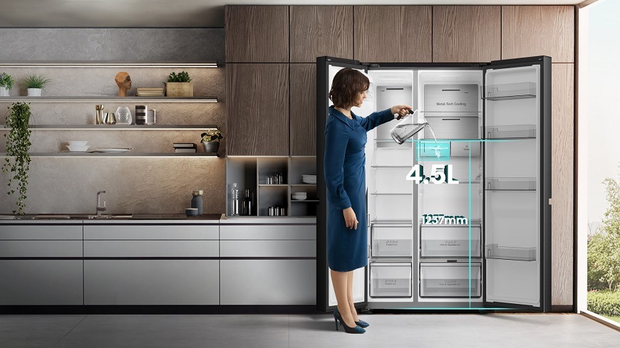 Americká lednice Hisense RS818N4TFC černá Americká chladnička Hisense RS818N4TFC, černá, nádrž na vodu